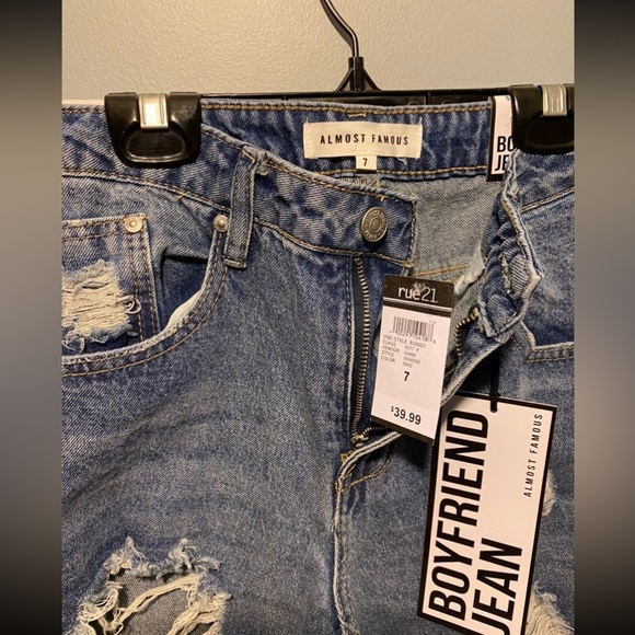 Medium Wash High Rise Size 7 Ripped Raw Edge Hem Cropped Jeans - Picture 7 of 7